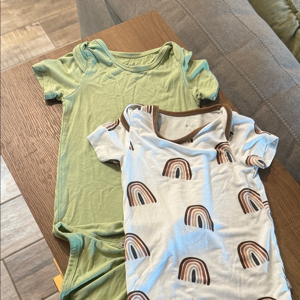 Kyte BABY Green and Rainbow Bodysuits